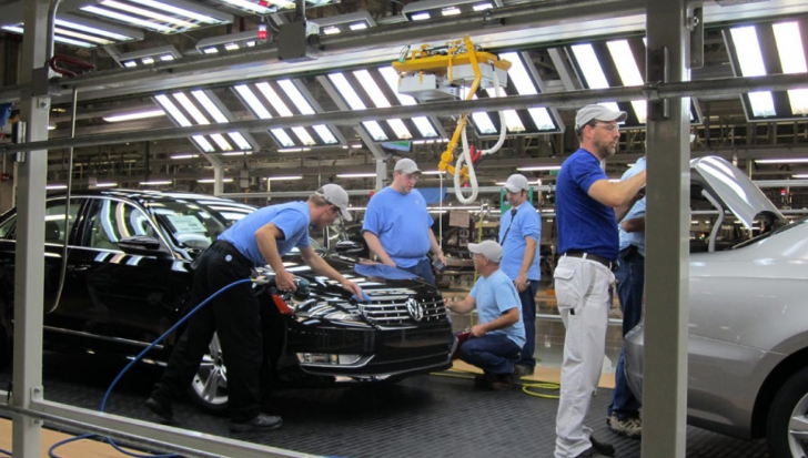 Restructurări la Volkswagen. 5000 de oameni vor rămâne fără locuri de muncă