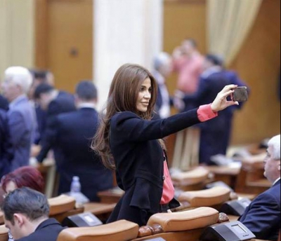 Andreea Cozma, declaraţie şocantă: Iohannis mi-a câştigat admiraţia! (GALERIE FOTO)