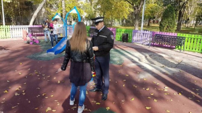 Amenzi pentru cei care au fumat în locurile de joacă pentru copii