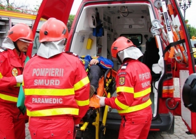 Accident grav, &icirc;n Defileul Jiului. Autobuz cu pelerini, spulberat de un șofer beat, l&acirc;ngă mănăstire