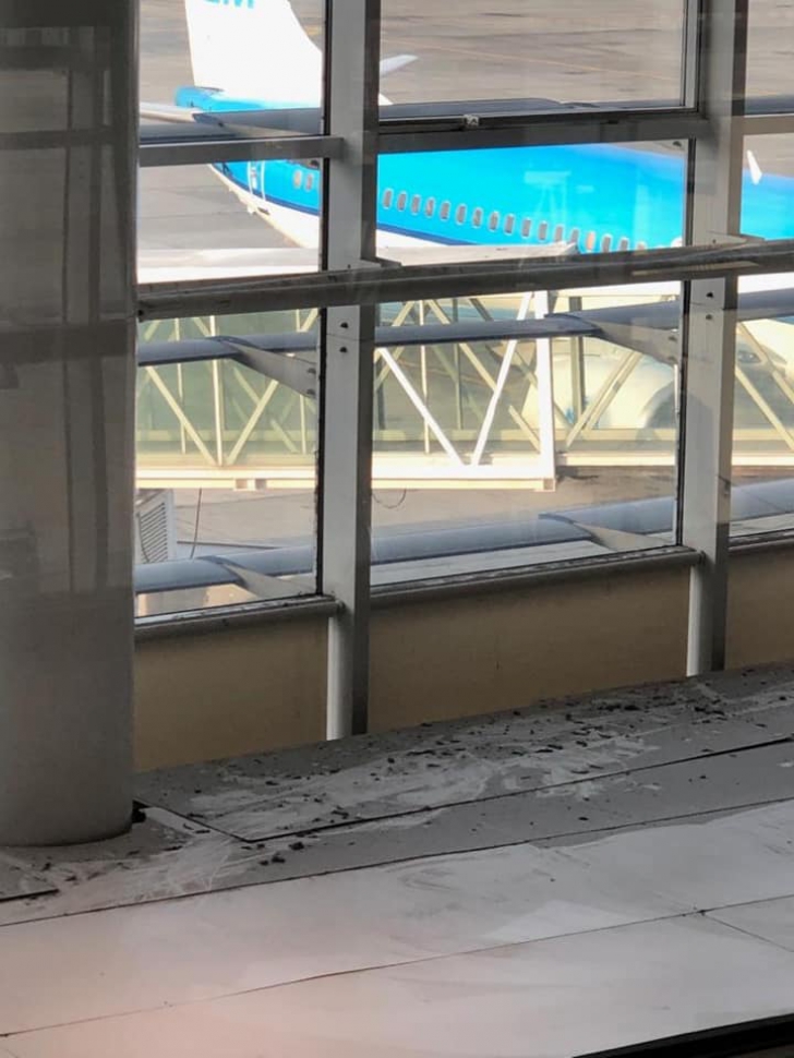 Imagini de pe aeroportul Otopeni, postate de ministrul Transporturilor
