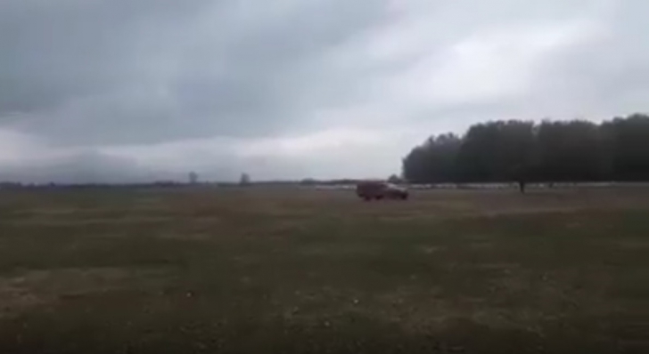 Bărbat călcat cu mașina pe câmp! Agresorul a fost arestat(Video)