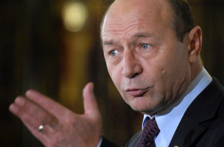 Băsescu explică de ce a refuzat să participe la consultările cu Iohannis