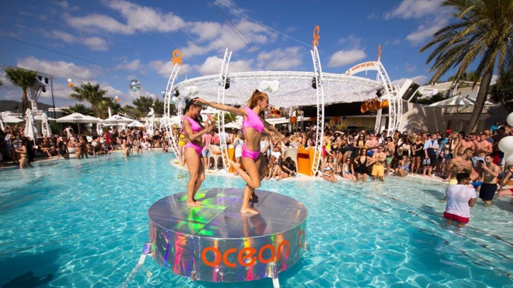 Veste teribilă pentru bogații care-și fac vacanța în Ibiza: cel mai popular viciu, interzis!