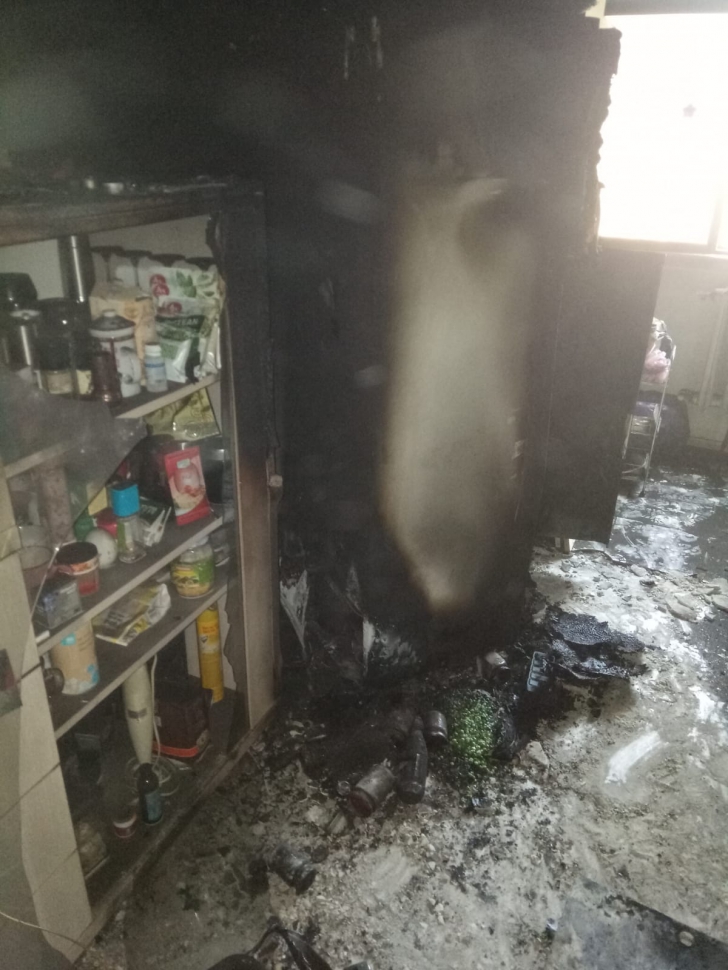 Incendiu puternic într-un apartament din Constanța. O persoană a fost rănită