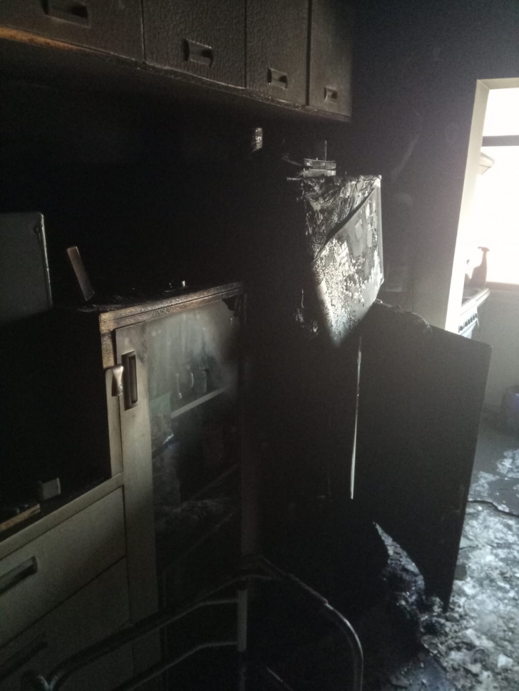 Incendiu puternic într-un apartament din Constanța. O persoană a fost rănită