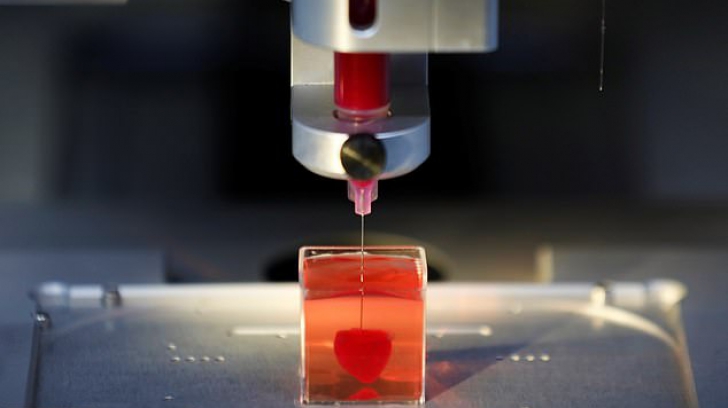 Prima inimă 3D printată cu celulele unui pacient