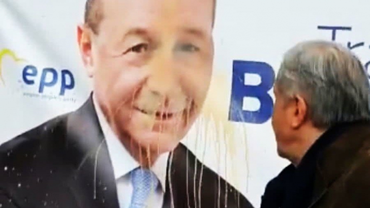 Reacția lui Năstase după ce a vandalizat cortul electoral al lui Băsescu