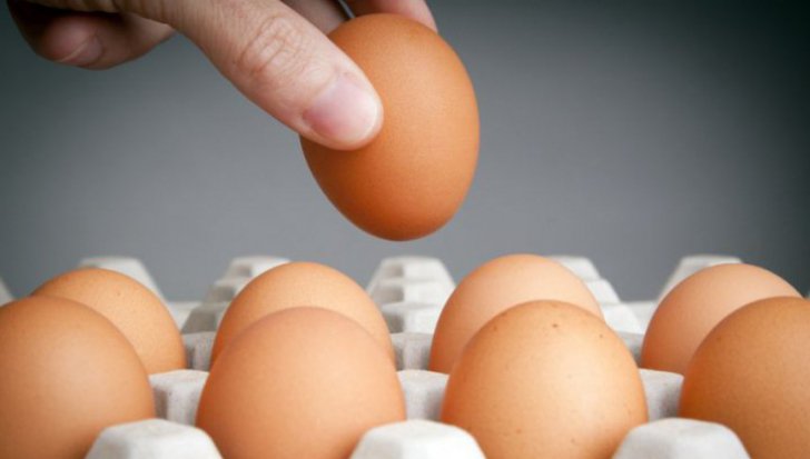 Cum ne dăm seama dacă ouăle sunt vechi? Ai nevoie doar de un pahar cu apă