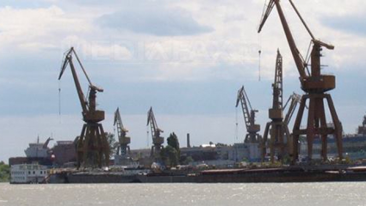Explozie la Şantierul Naval Orşova, doi muncitori au suferit arsuri grave