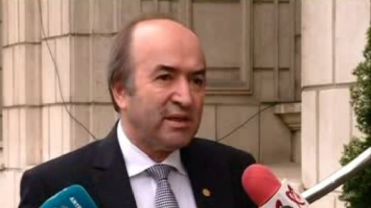 Tudorel Toader, spectacol cu presa: "Vă doresc o zi bună, la revedere!"