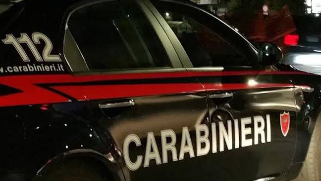 Solicitarea incredibilă făcută carabinierilor de o tânără de 23 de ani, arestată la domiciliu: “Pur și simplu nu mai rezist”