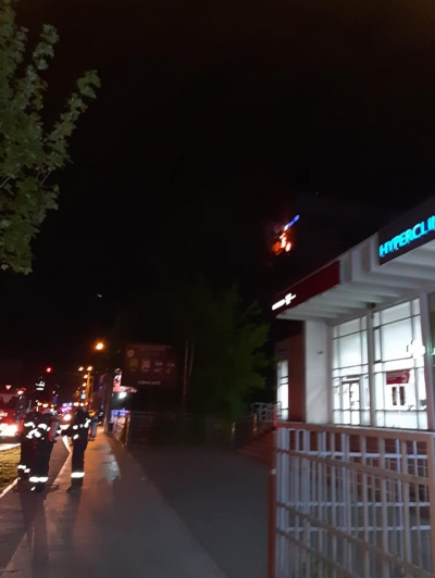 Incendiu la Medlife Titan, in Bucuresti. Pompierii au intervenit cu patru autospeciale