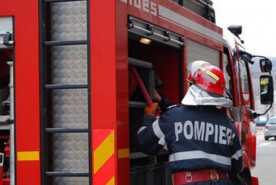 Incendiu violent, în Ilfov. Intervenție în forță a pompierilor: 17 autospeciale intervin