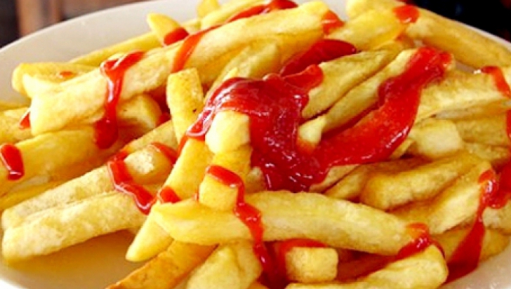 Cartofi prăjiţi cu ketchup. Adevărul neştiut despre această combinaţie