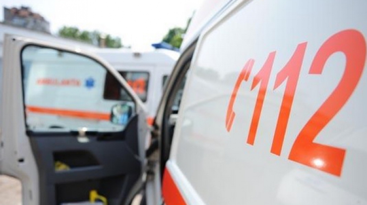 Accident grav, în Iași: două victime, trei mașini făcute praf