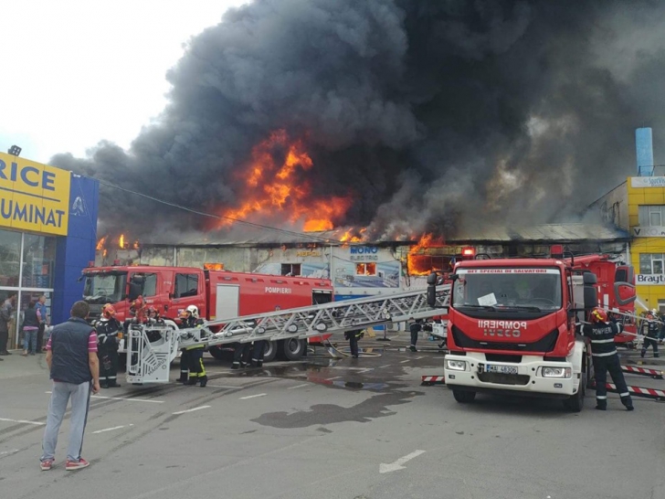 Incendiu violent, la un depozit din Ilfov / Foto: ISU Bucuresti-Ilfov