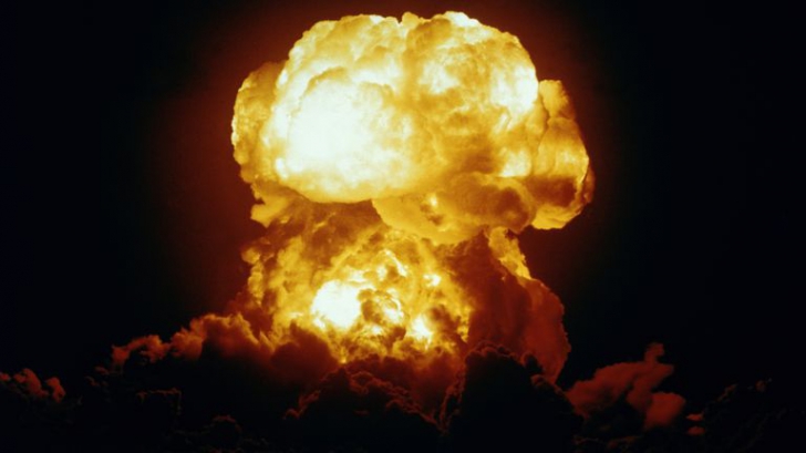 Ce să faci dacă explodează o bombă nucleară