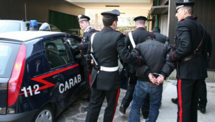 Rețea infracțională de români din Italia, destructurată. Incredibil cu câte mașini operau
