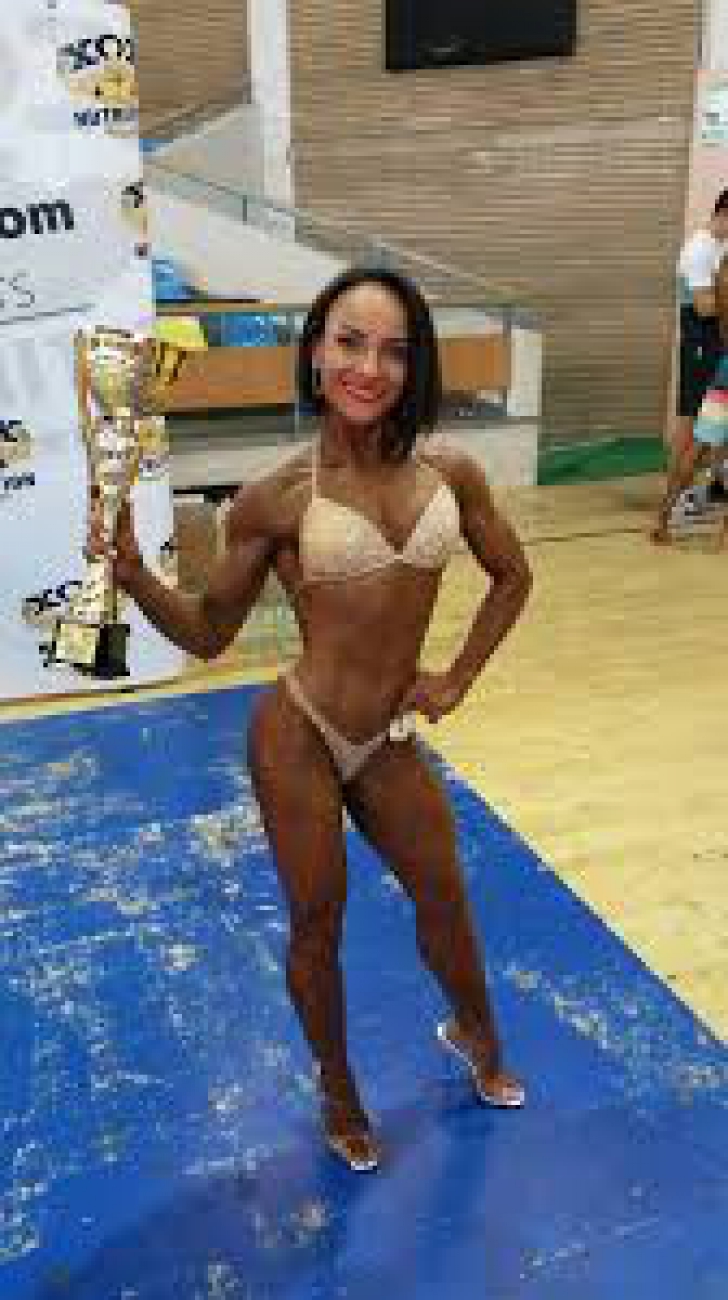 Daniela Martinescu, femeia cu cel mai lucrat corp din România. Campioana de bodybuilding şi fitness