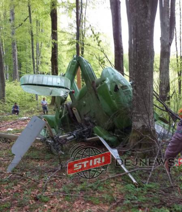 Elicopter prăbuşit în Maramureş! Pilotul a decedat! Aparatul zbura clandestin în România (VIDEO)