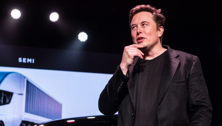 Elon Musk își îndeamnă angajații să muncească mai mult