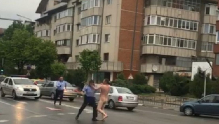VIDEO Gol pușcă pe stradă. A fost încătușat de poliție
