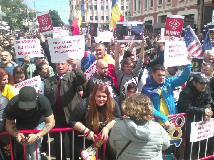 Miting PSD, la Iași. Jandarmii, prezență sporită: mii de oameni au înconjurat Piața Unirii - LIVE