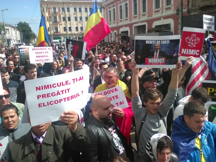 Miting PSD, la Iași. Jandarmii, prezență sporită: mii de oameni au înconjurat Piața Unirii - LIVE