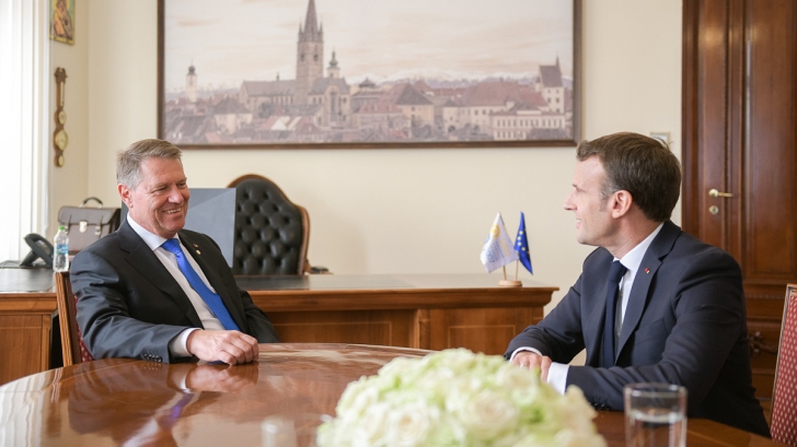 Iohannis a revenit în biroul său de primar. “În audienţă” l-a avut pe Macron