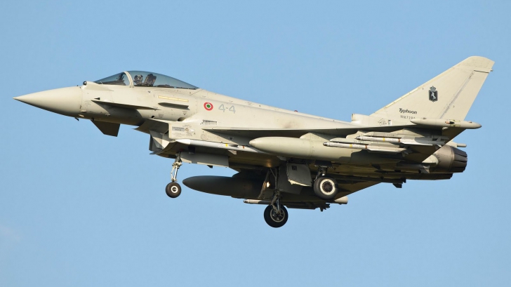 Patru avioane Eurofighter Typhoon ale Forțelor Italiene au ajuns în România cu o misiune
