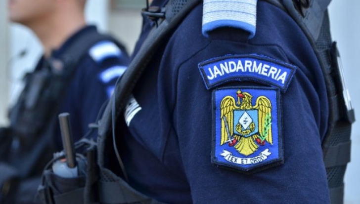 Jandarm căutat de poliţişti, după ce a produs un accident grav şi a fugit