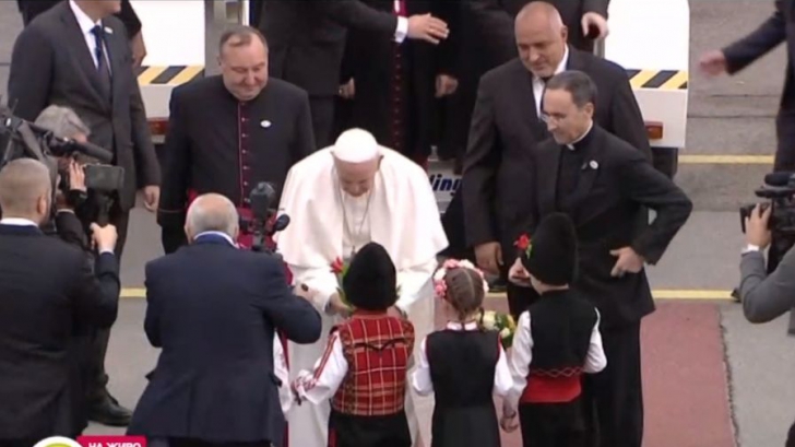 Papa Francisc a ajuns în Bulgaria -VIDEO