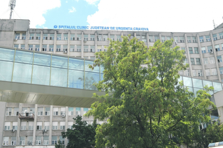 Un bărbat s-a aruncat de pe clădirea Spitalului Judeţean Craiova