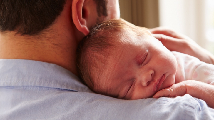 Cum influențează vârsta tatălui sănătatea nou-născutului