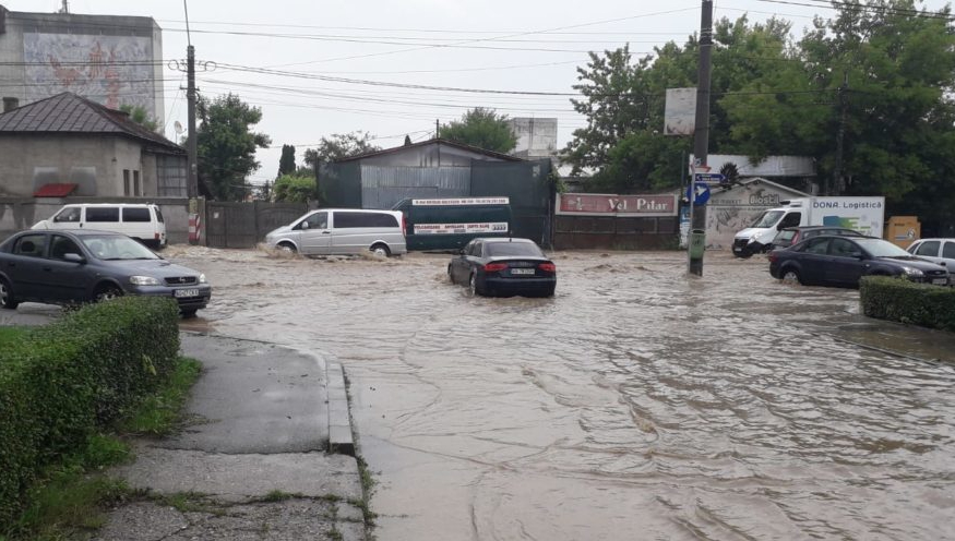 Ce faci dacă mașina a fost inundată? Cum poate fi evitată dauna totală