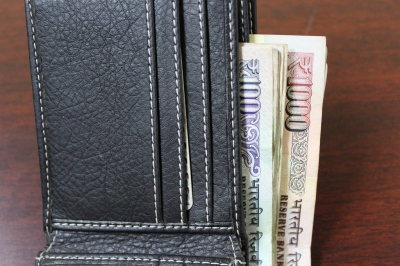 Cât de dispuși sunt românii să returneze un portofel care nu e al lor