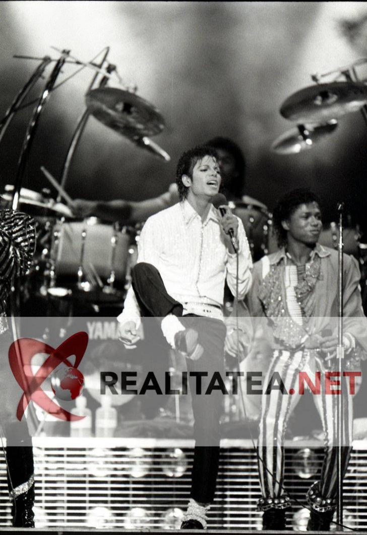 Michael Jackson, in octombrie 1984. Imagine scanata de pe negativul original