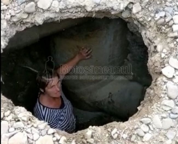 Accident bizar, la Botoşani: femeie înghiţită de o groapă de 3 metri căscată brusc în asfalt