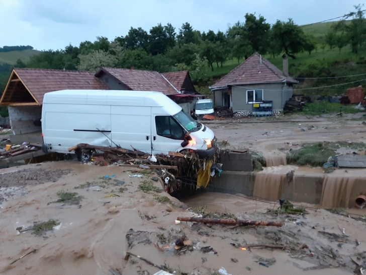 Imaginile dezastrului de azi-noapte! Inundațiile au făcut ravagii în Alba