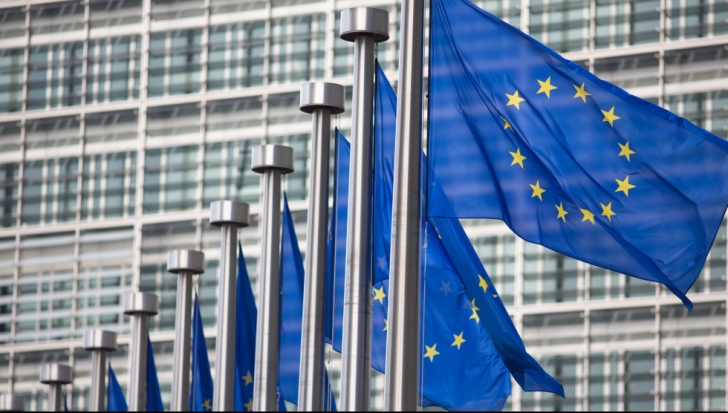 Comisia Europeană critică dur derapajele fiscale ale României şi cere măsuri rapide