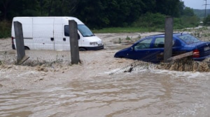 Cod portocaliu de inundaţii în Alba şi Hunedoara