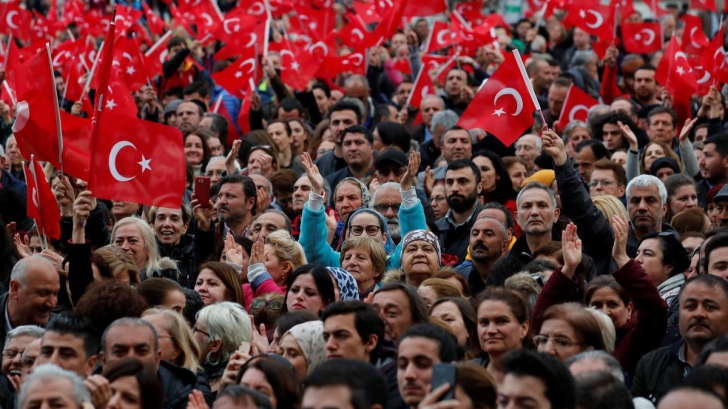 Locuitorii din Istanbul își aleg din nou primarul, după ce scrutinul din martie a fost anulat