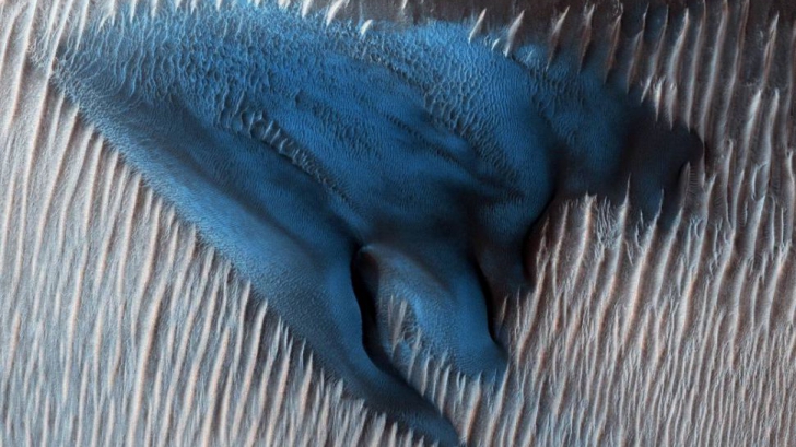 Descoperire incredibilă. Ce este pata bizară de pe Marte