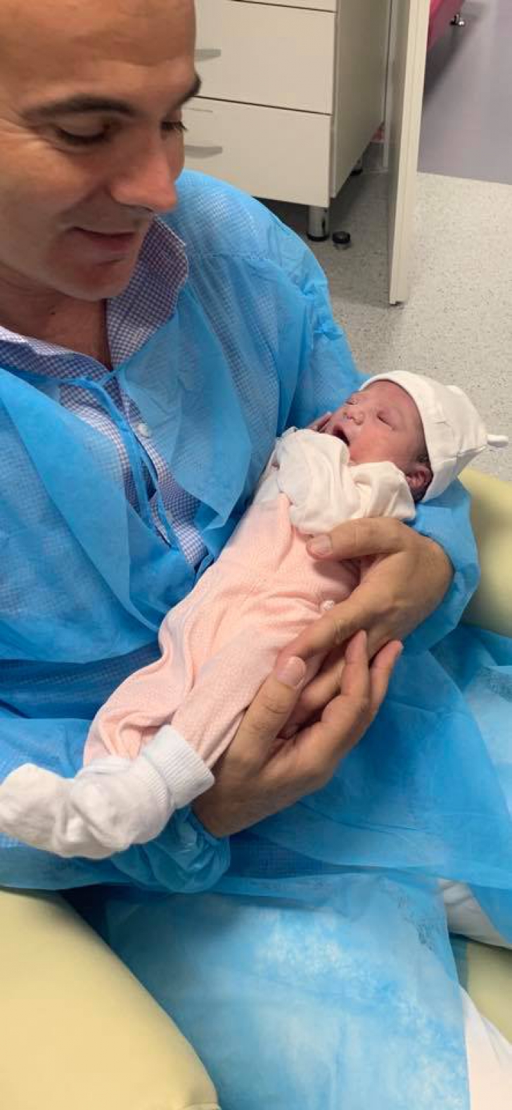 Rareș Bogdan, în culmea fericirii: soția sa a născut o fetiță / Foto: Facebook