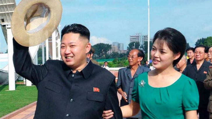 Kim Jong Un şi soţia Sol-ju au o viaţă misterioasă. Cum trăiesc în secret în comparaţie cu populaţia