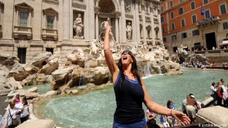 Roma impune reguli drastice pentru turiștii prost-crescuți