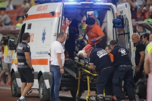 Scene incredibile pe Arena Națională! Eugen Neagoe, dus cu ambulanța la spital / Foto: Inquam Photos / Octav Ganea
