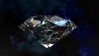 O pensionară, la un pas să arunce un diamant valoros