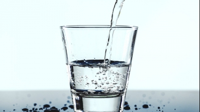 Cum îți dai seama dacă bei sau nu suficientă apă în fiecare zi, conform specialiștilor